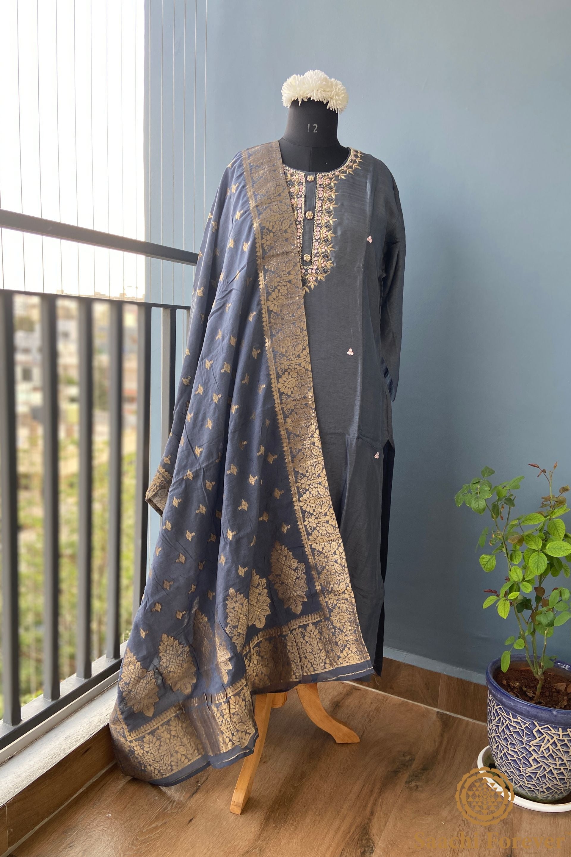 Grey Dola Silk Hand Zardosi Suit Set - 3 Piece