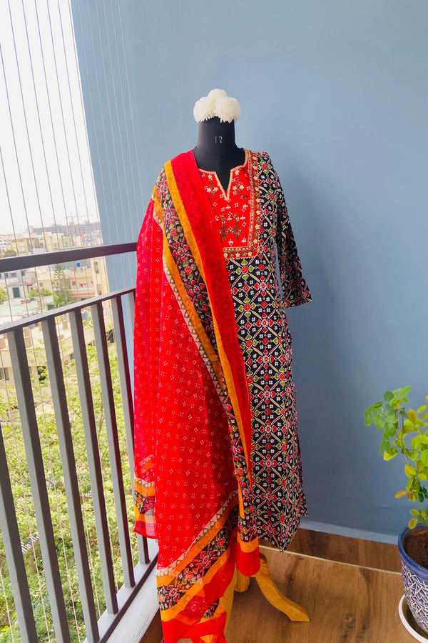 Ikat Black & Red Rayon Cotton Thread Work suit - 3 Piece