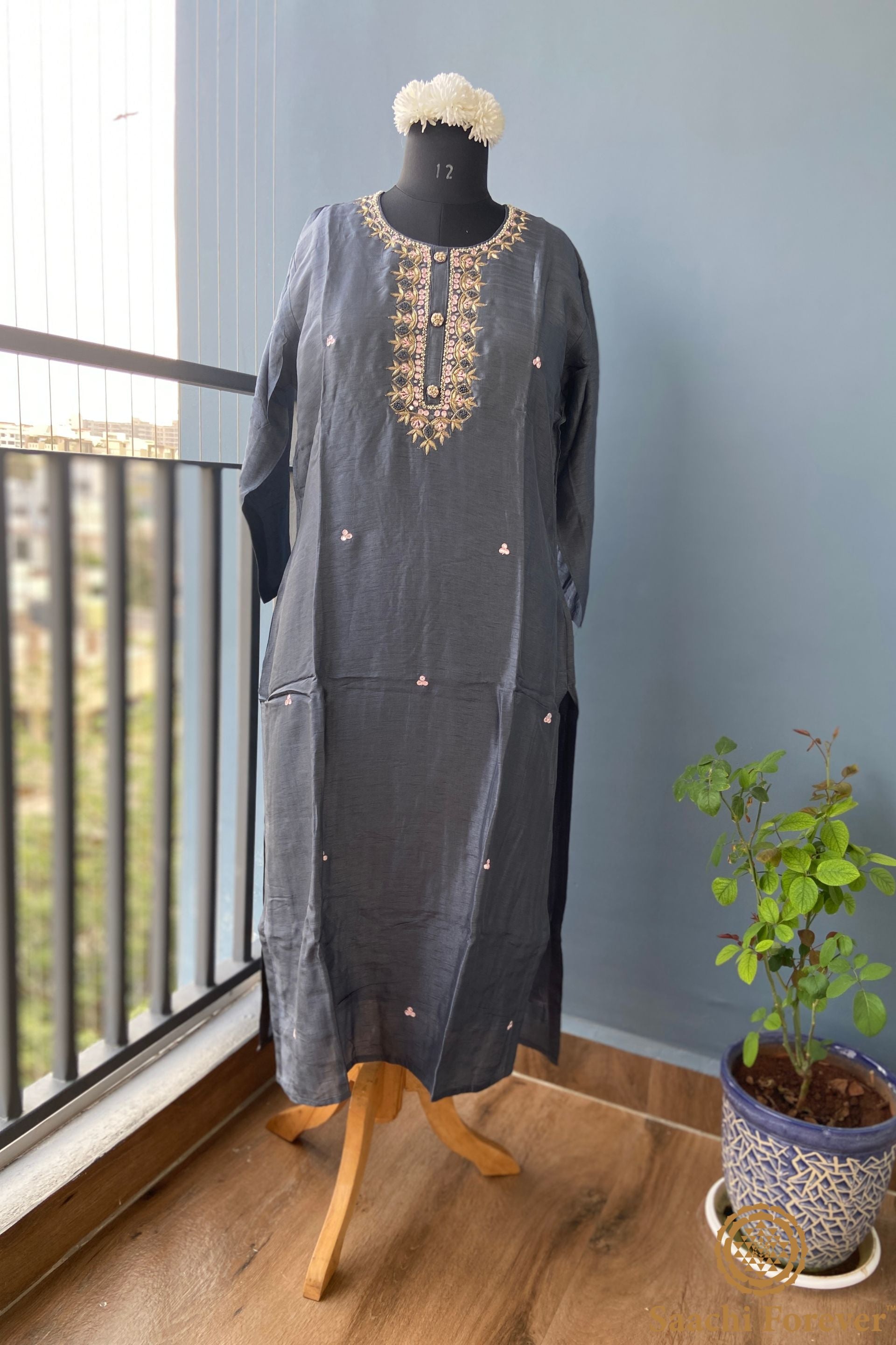 Grey Dola Silk Hand Zardosi Suit Set - 3 Piece